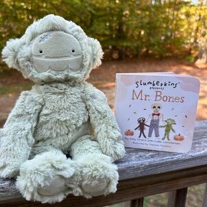 Slumberkins Halloween Yeti Frank Kin with Mr. Bones book - RARE